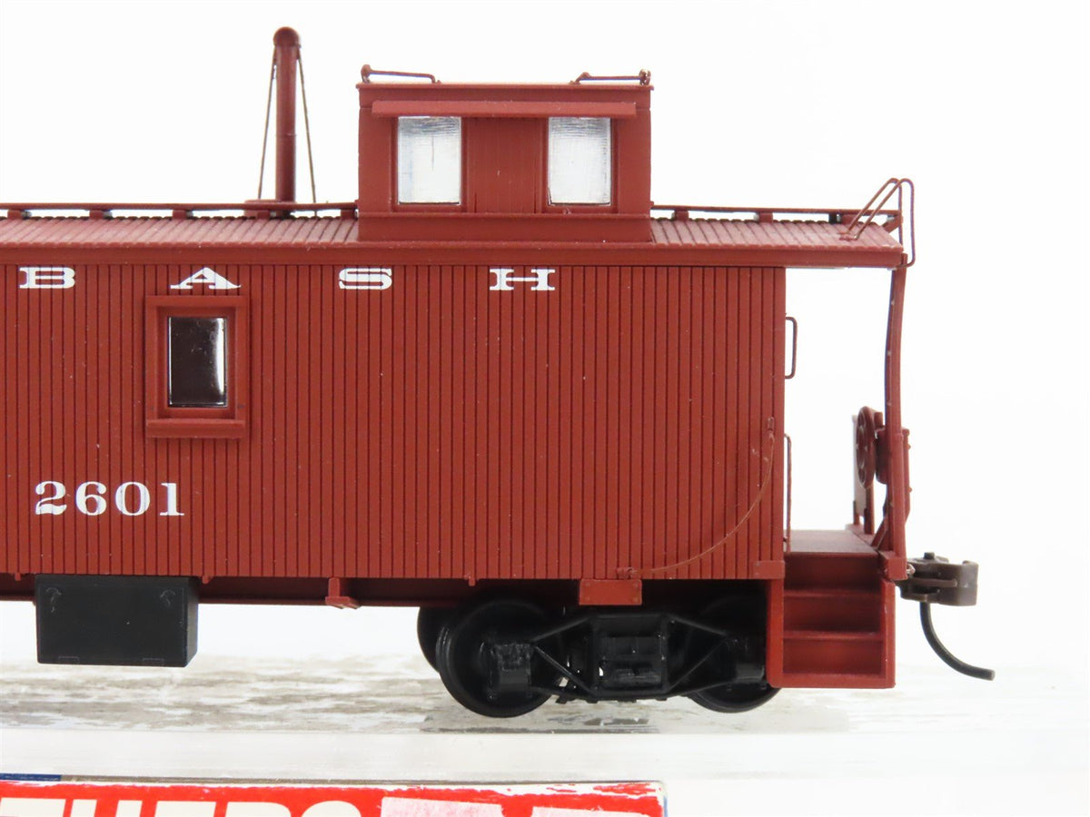 HO Scale Walthers 932-7505 WAB Wabash Railroad 30&#39; Wood Caboose #2601