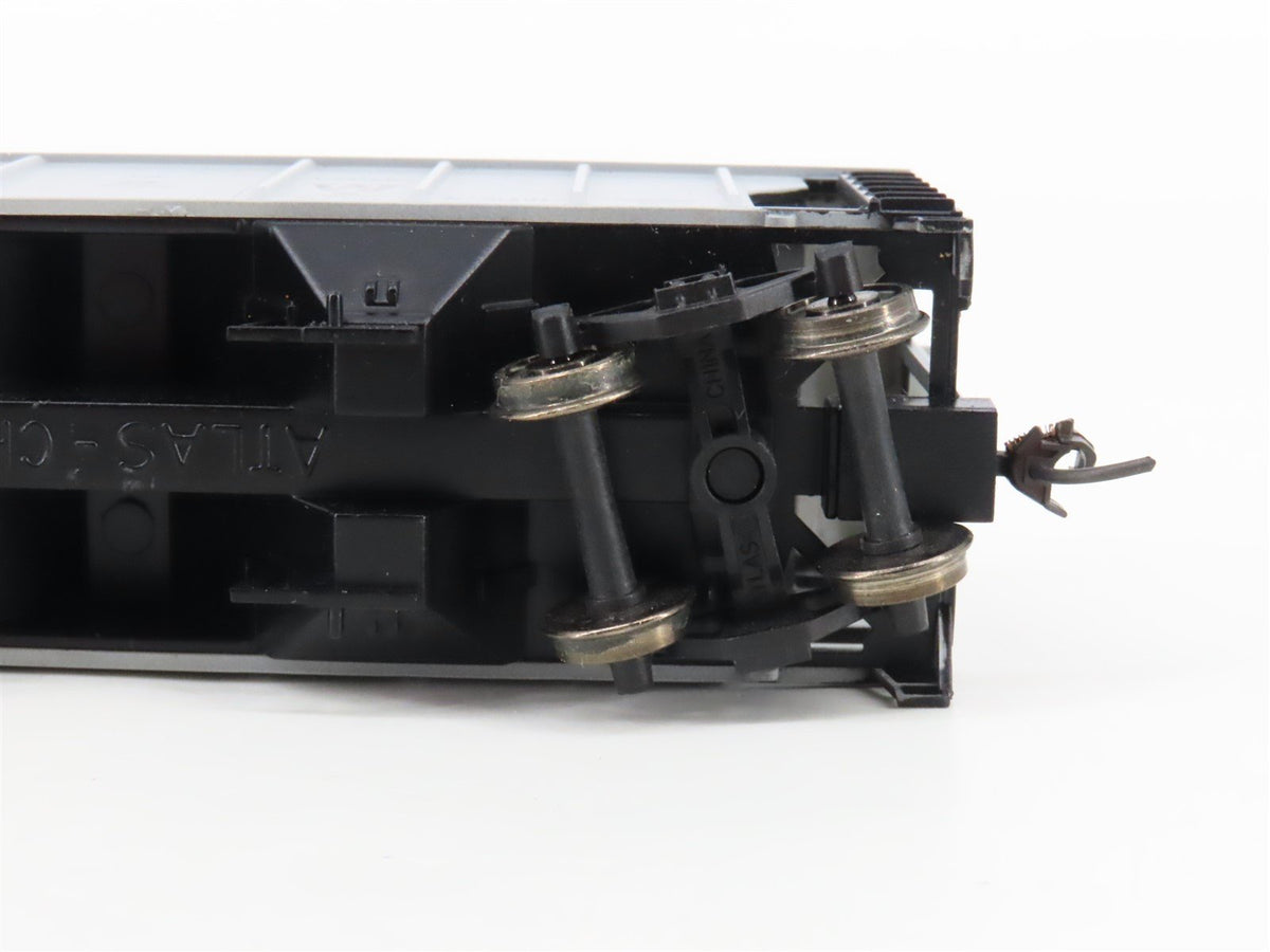 HO Scale Atlas 1818 N&amp;W Norfolk &amp; Western 2-Bay Covered Hopper #71226