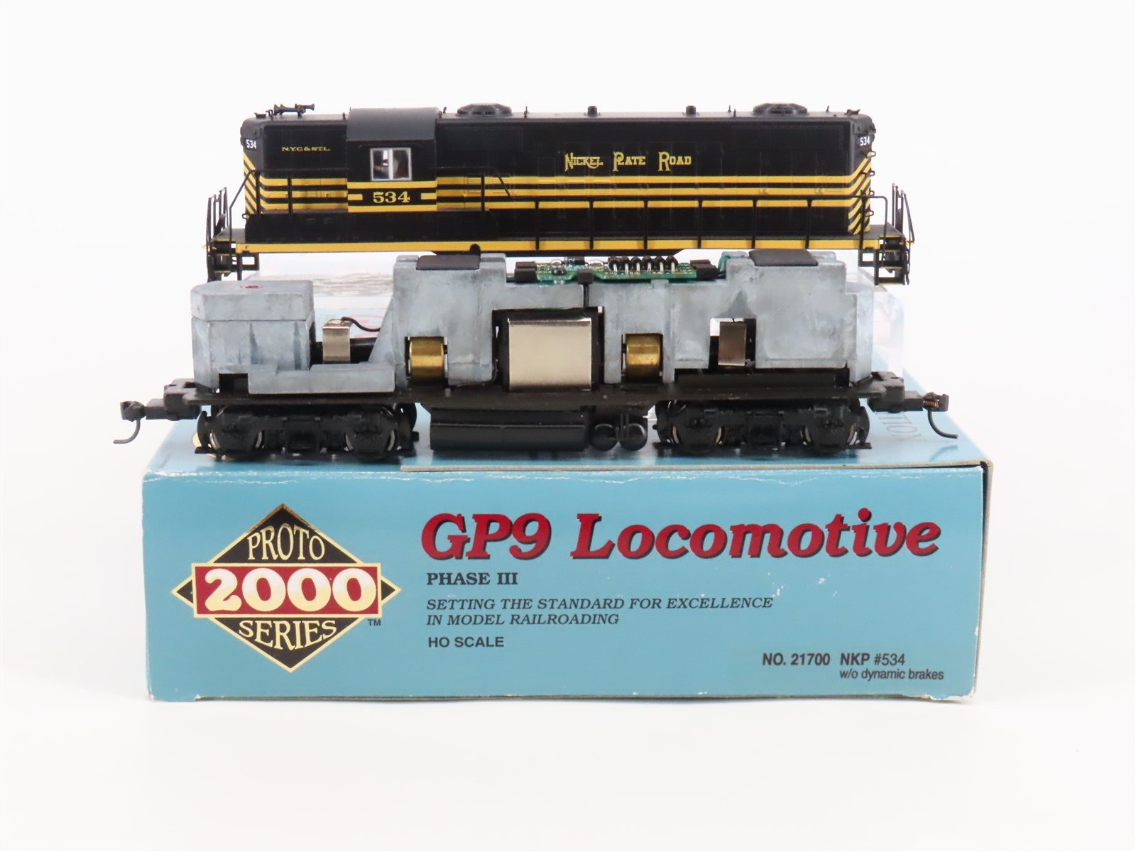 HO Scale Proto 2000 21700 NKP Nickel Plate Road EMD GP9 Ph. 3 Diesel #534