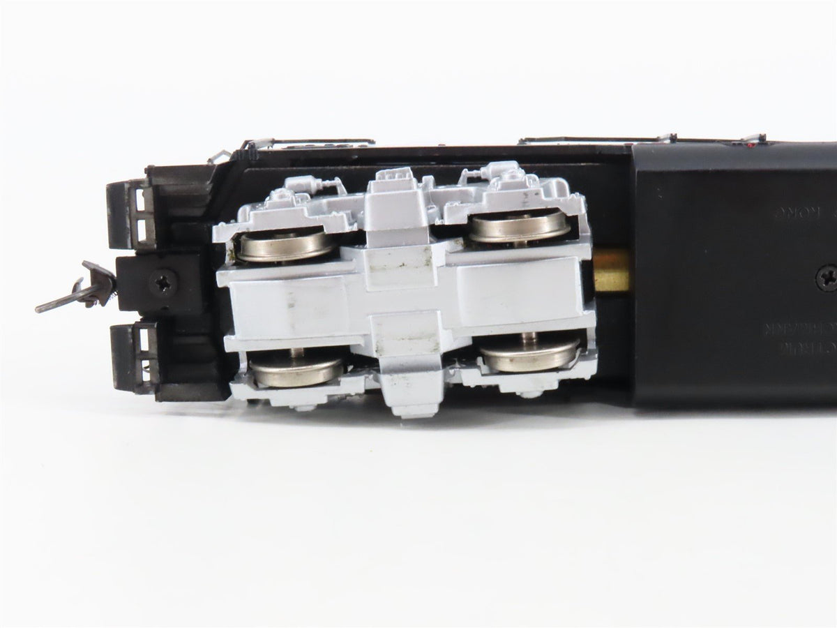 HO Scale Bachmann Spectrum 41-0821-L7 EMD GP30 Diesel Demonstrator #5639