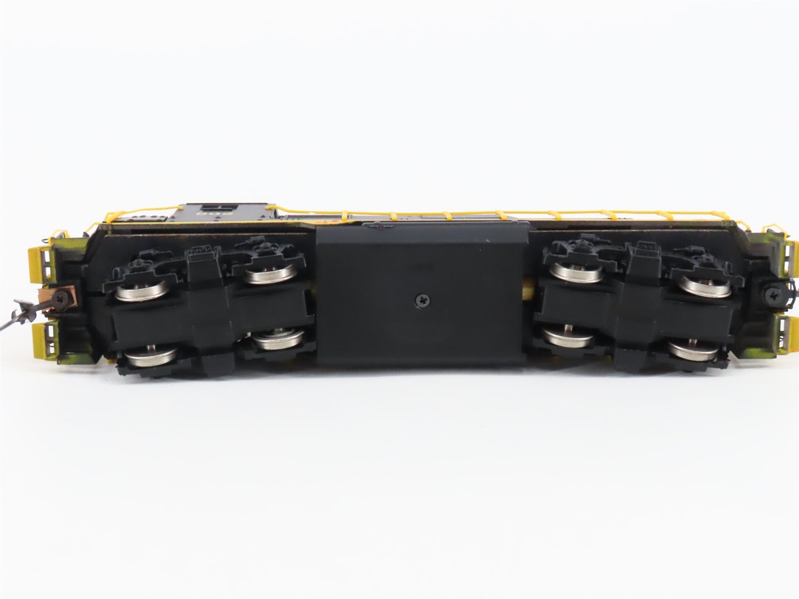 HO Scale Bachmann Spectrum 82016 NKP Nickel Plate Road EMD GP30 Diesel #902