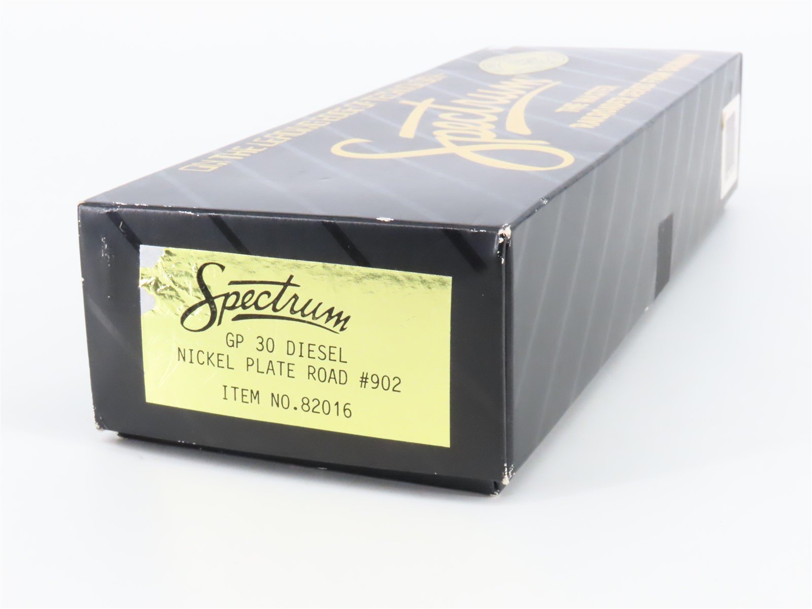 HO Scale Bachmann Spectrum 82016 NKP Nickel Plate Road EMD GP30 Diesel #902