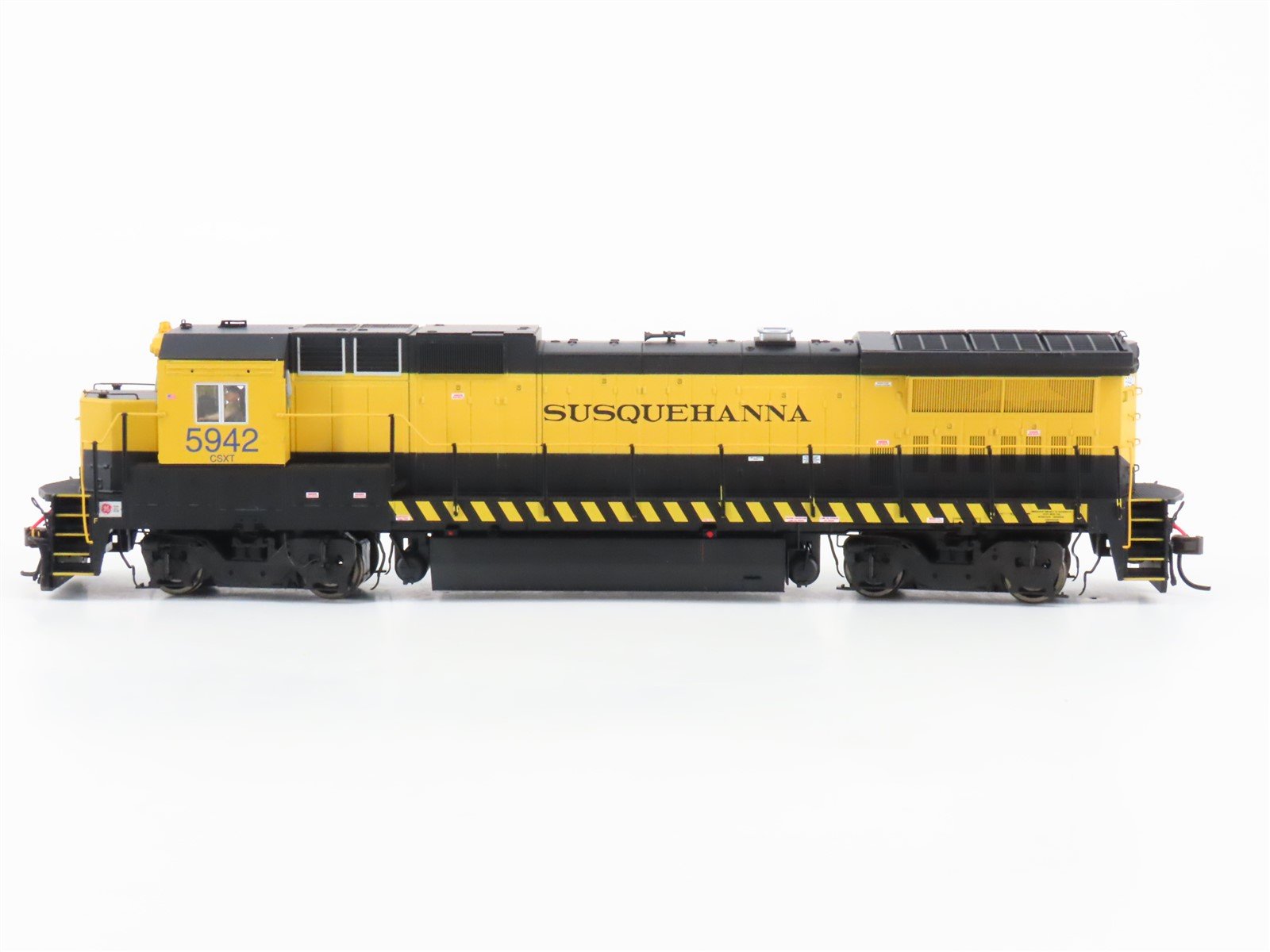 HO Atlas Master CSX / NYSW Susquehanna Patch Dash 8-40B Diesel #5942 w/ DCC
