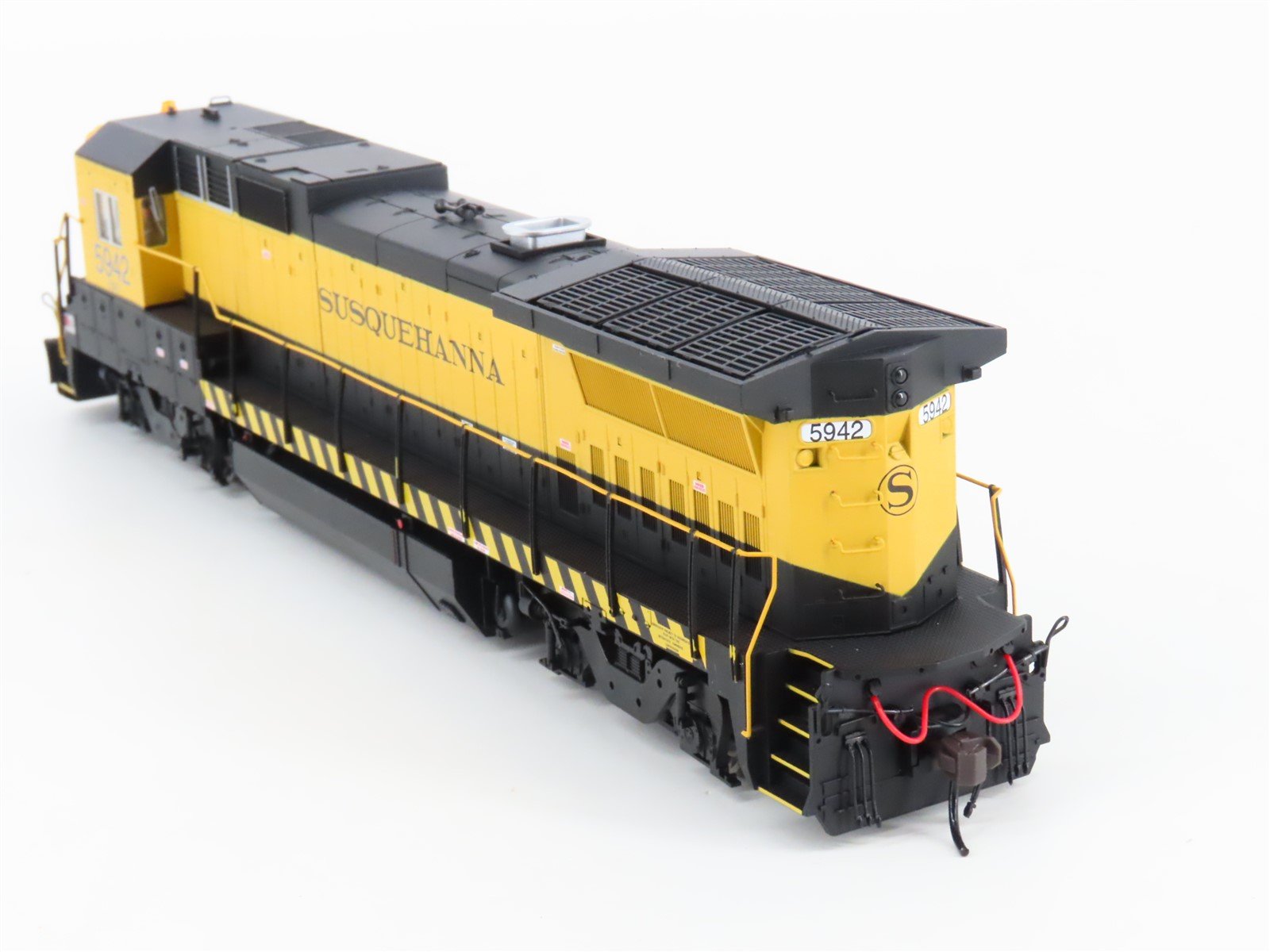 HO Atlas Master CSX / NYSW Susquehanna Patch Dash 8-40B Diesel #5942 w/ DCC