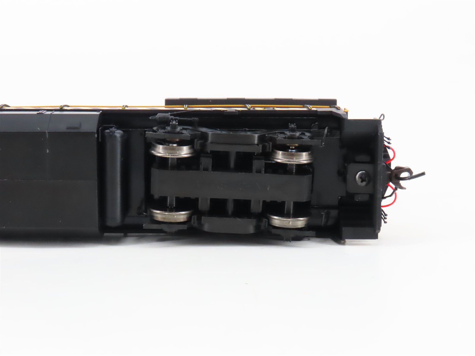 HO Atlas Master CSX / NYSW Susquehanna Patch Dash 8-40B Diesel #5942 w/ DCC