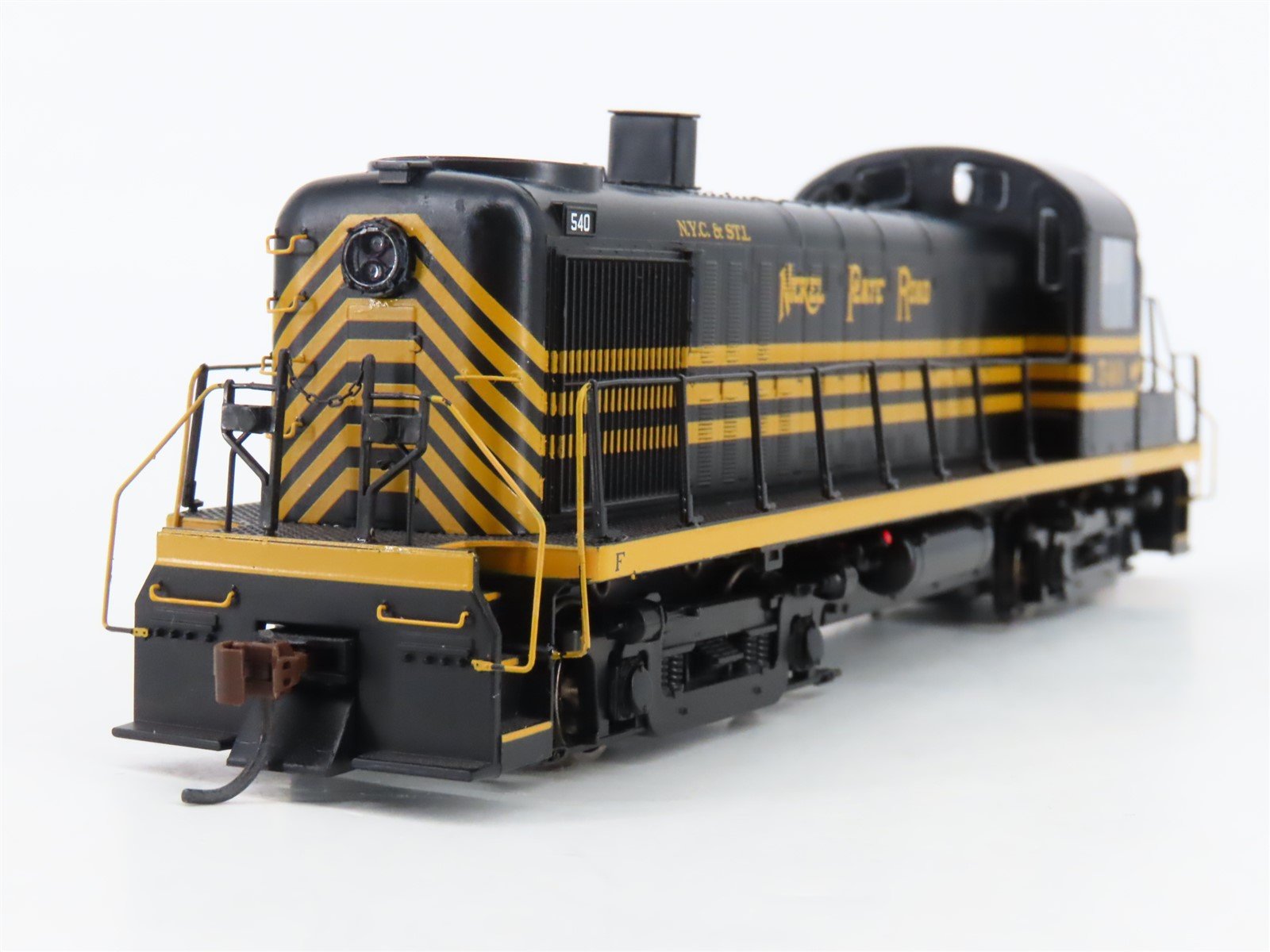 HO Scale Athearn 96768 NKP Nickel Plate Road ALCO RS-3 Diesel #540 - DCC Ready