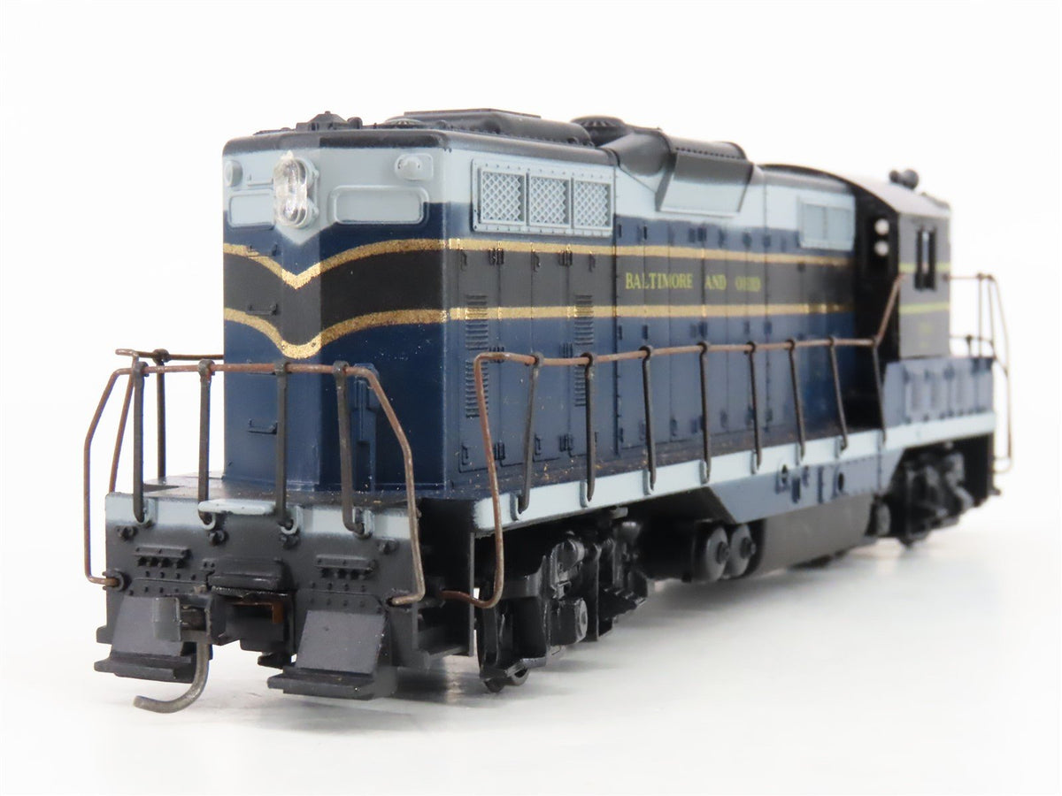 HO Scale Athearn 3052 B&amp;O Baltimore &amp; Ohio EMD GP9 Diesel #740 - Unpowered