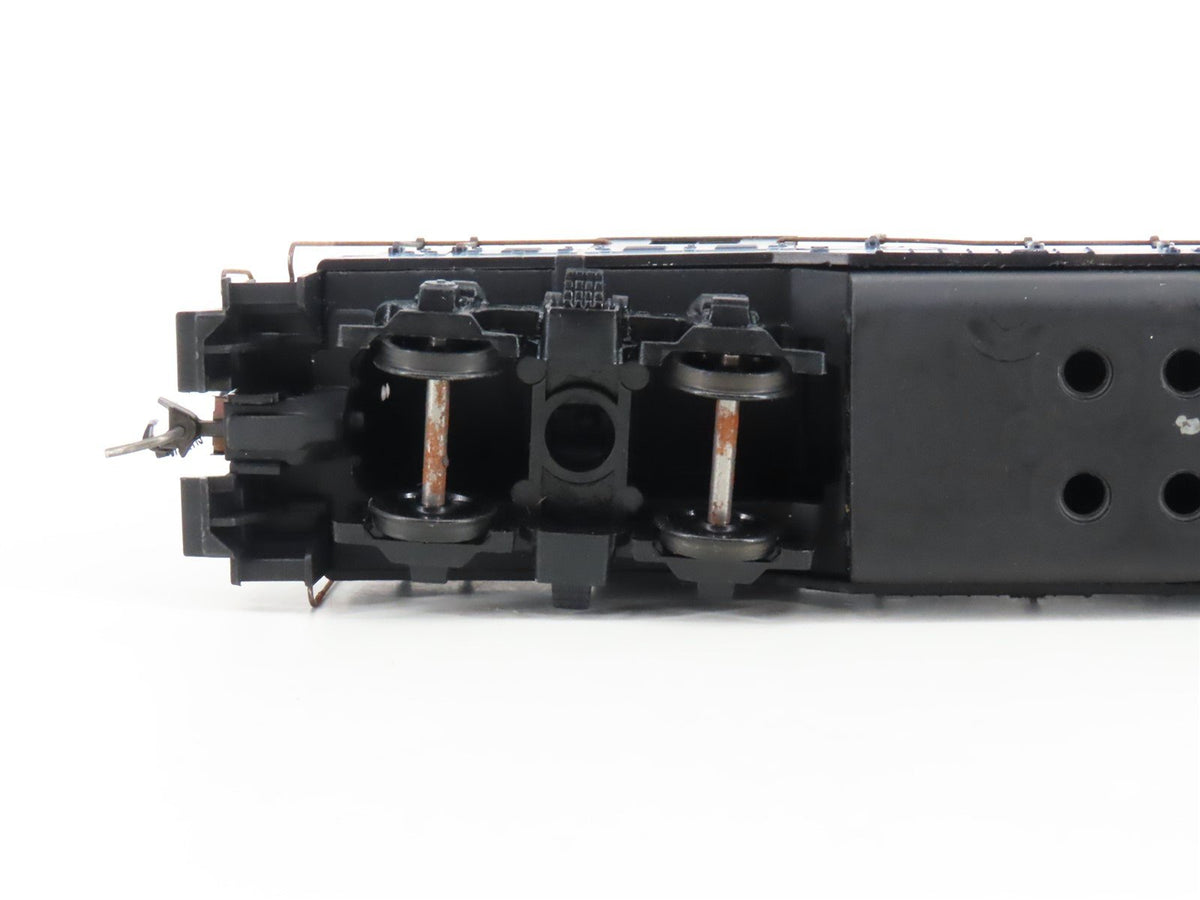HO Scale Athearn 3052 B&amp;O Baltimore &amp; Ohio EMD GP9 Diesel #740 - Unpowered