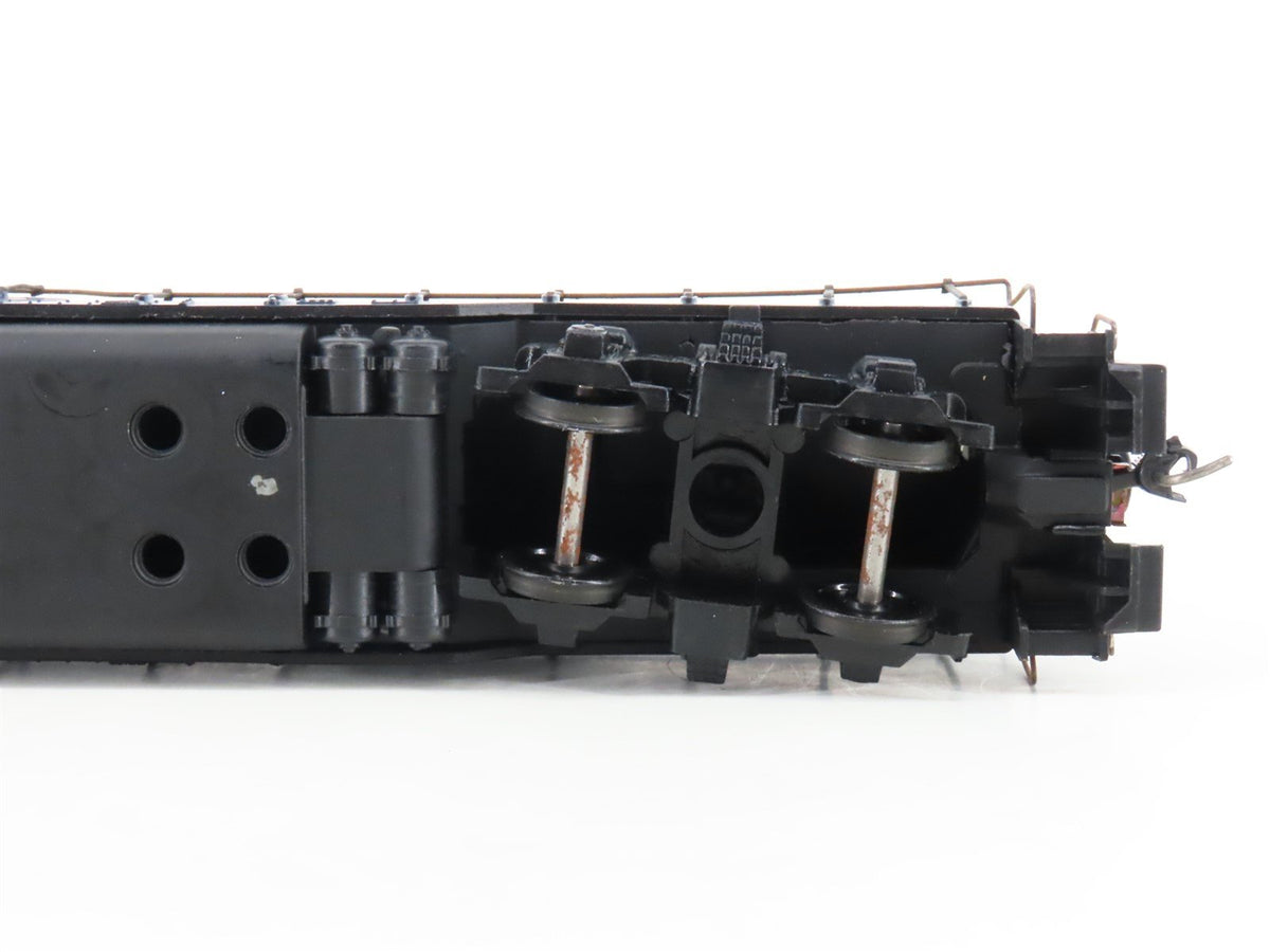 HO Scale Athearn 3052 B&amp;O Baltimore &amp; Ohio EMD GP9 Diesel #740 - Unpowered