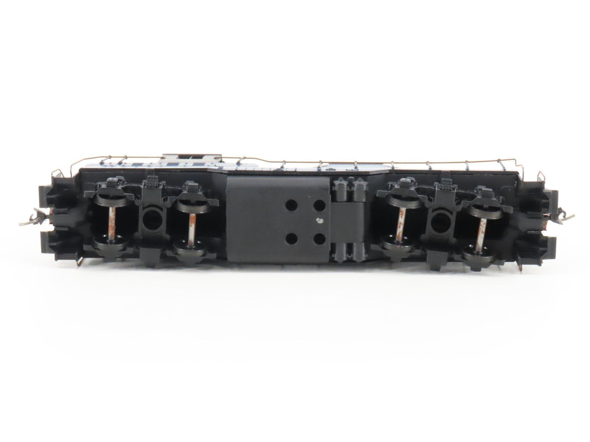 HO Scale Athearn 3052 B&amp;O Baltimore &amp; Ohio EMD GP9 Diesel #740 - Unpowered
