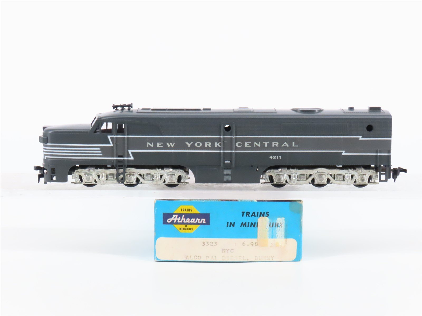 HO Scale Athearn 3323 NYC New York Central ALCO PA1 Diesel #4211 - Unpowered