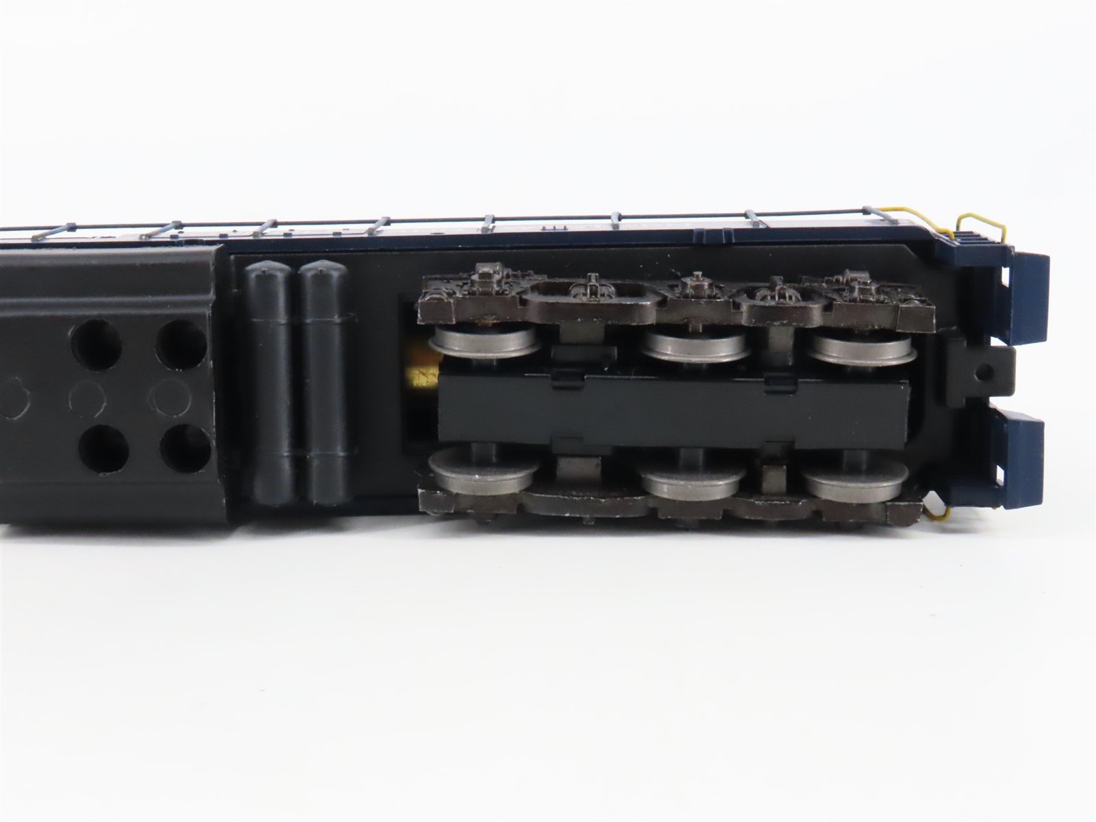 HO Scale Athearn 04304 N&W Norfolk & Western FM H24-66 Trainmaster Diesel #164