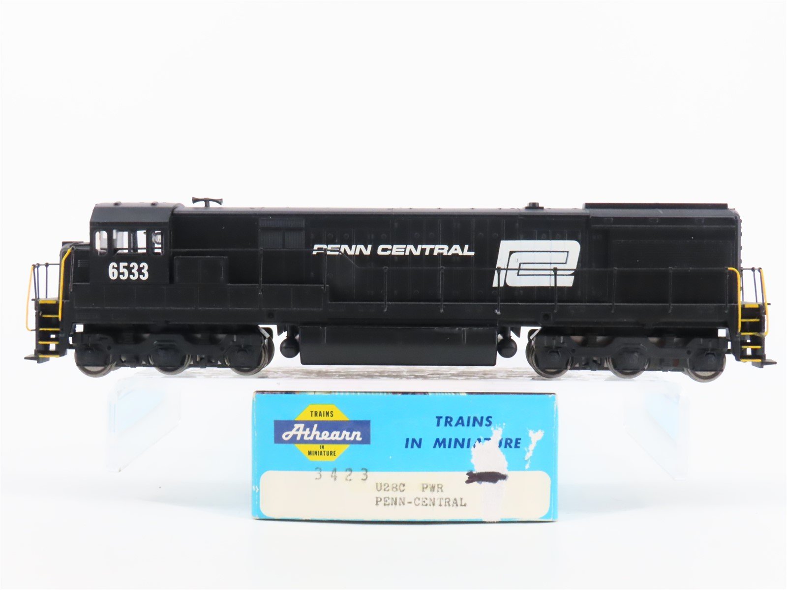HO Scale Athearn 3423 PC Penn Central GE U28C Diesel Locomotive #6533
