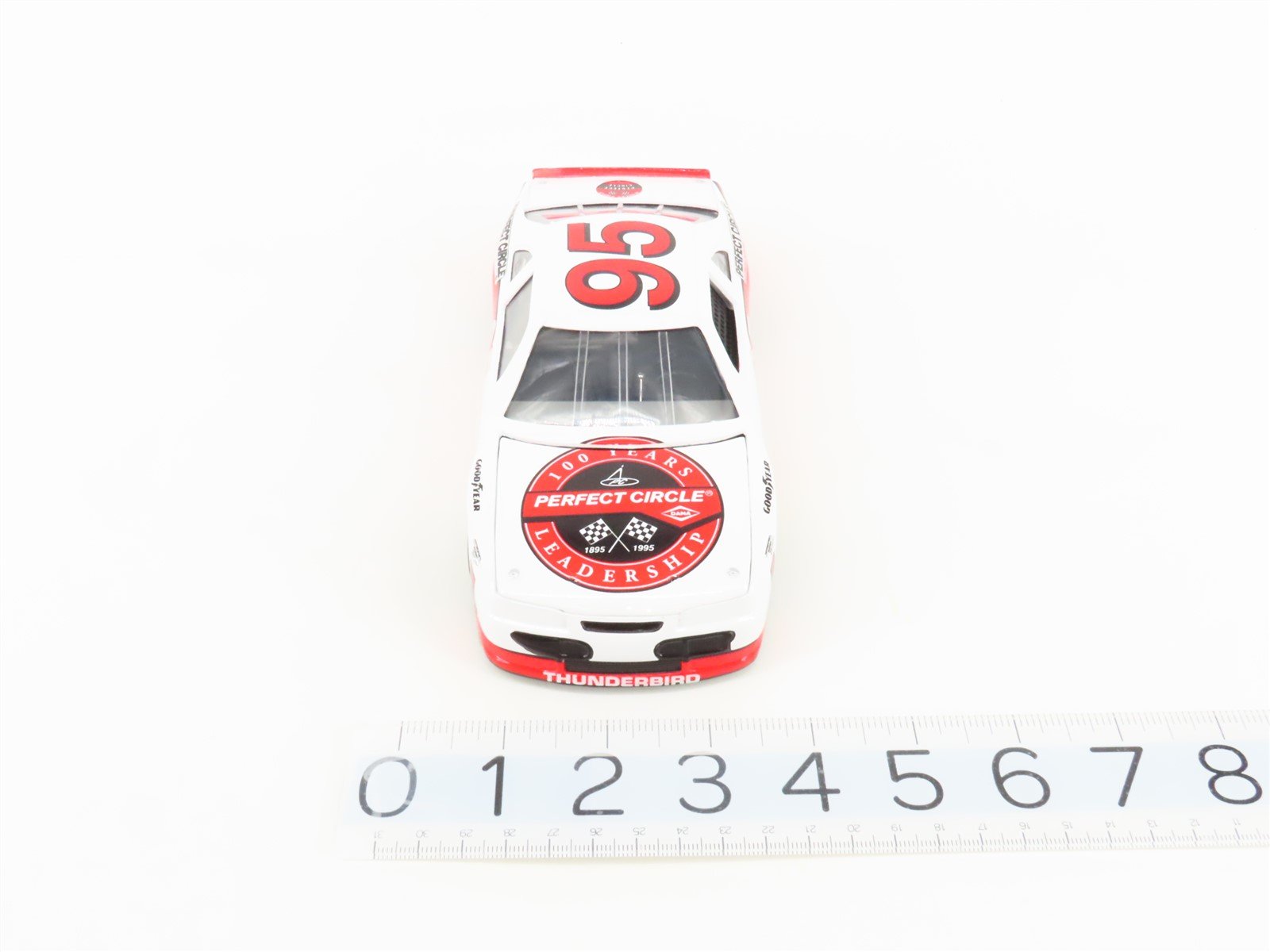 1:24 Scale Revell Die-Cast Dana Perfect Circle 1995 Ford Thunderbird