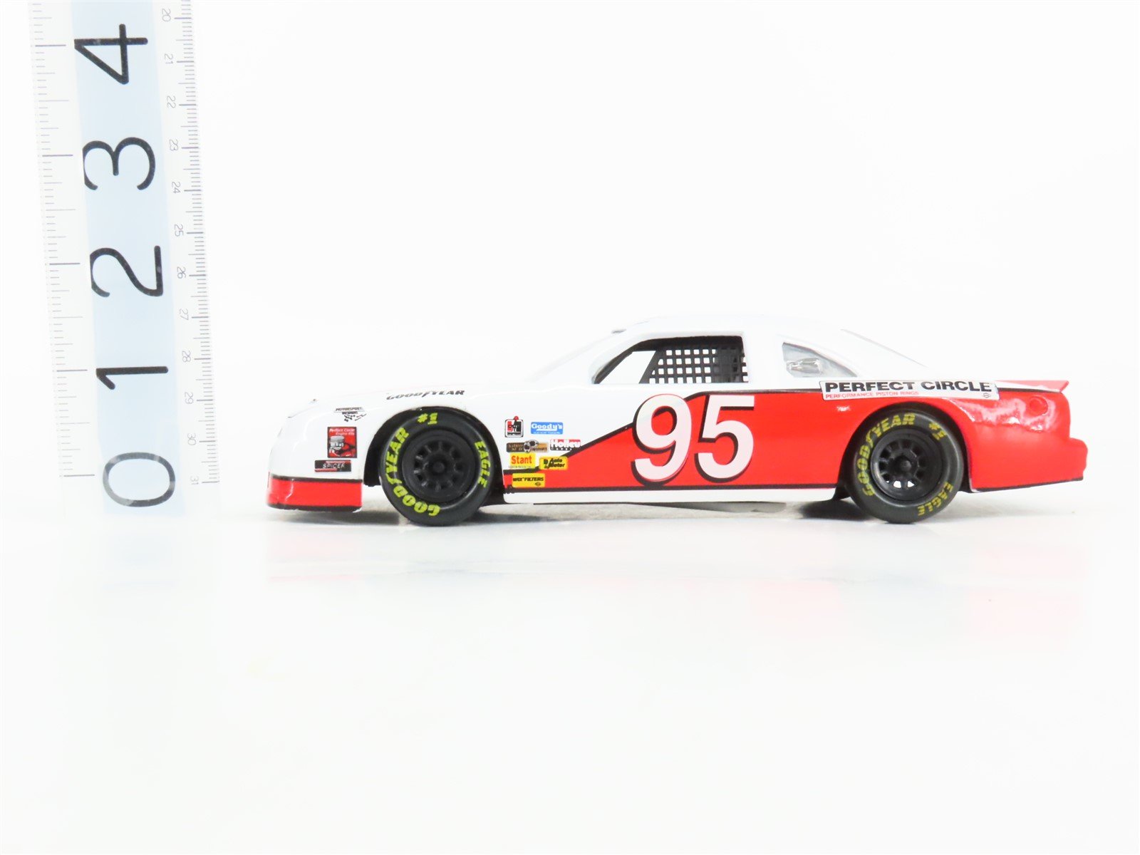 1:24 Scale Revell Die-Cast Dana Perfect Circle 1995 Ford Thunderbird