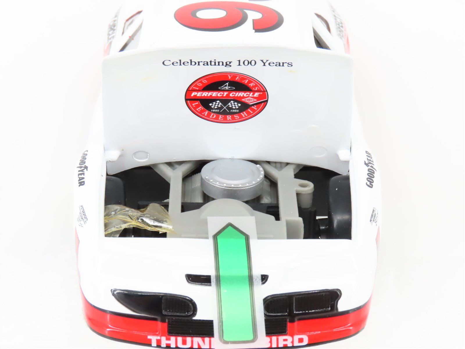 1:24 Scale Revell Die-Cast Dana Perfect Circle 1995 Ford Thunderbird