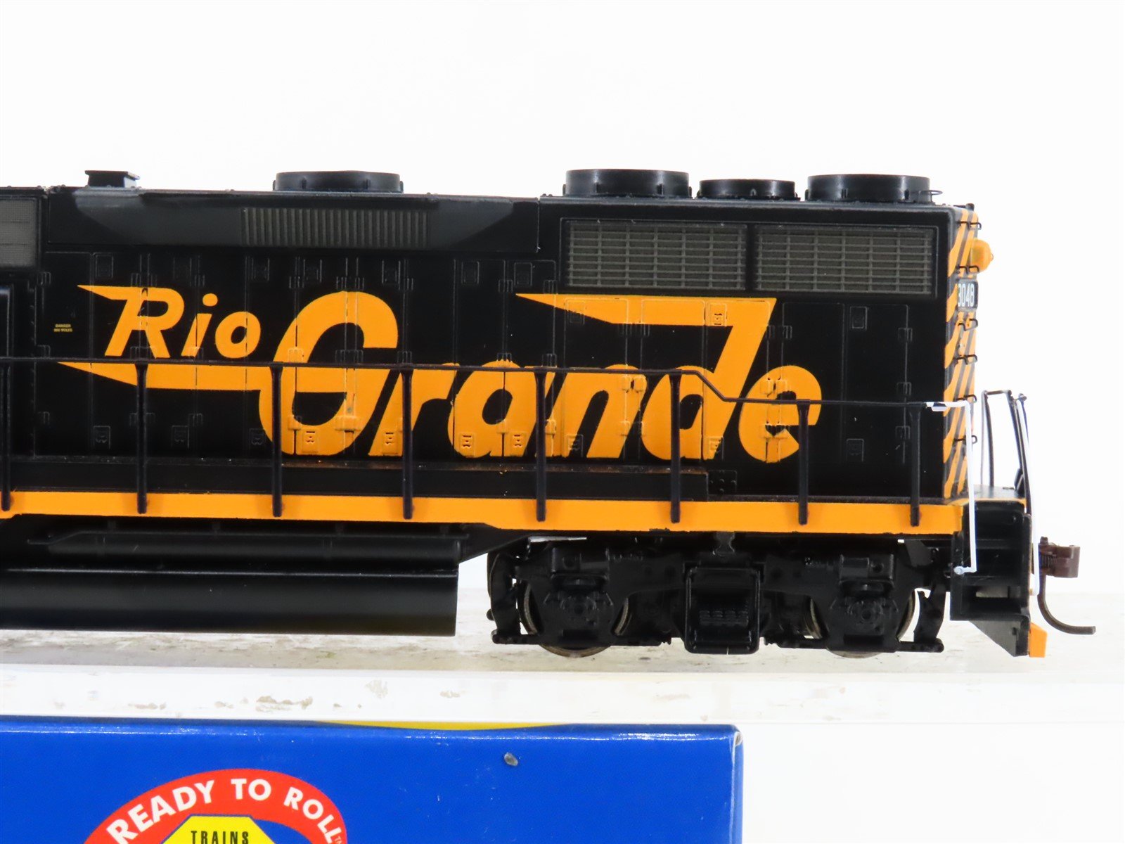HO Scale Athearn RTR 96019 DRGW Rio Grande GP35 Diesel Locomotive #3048