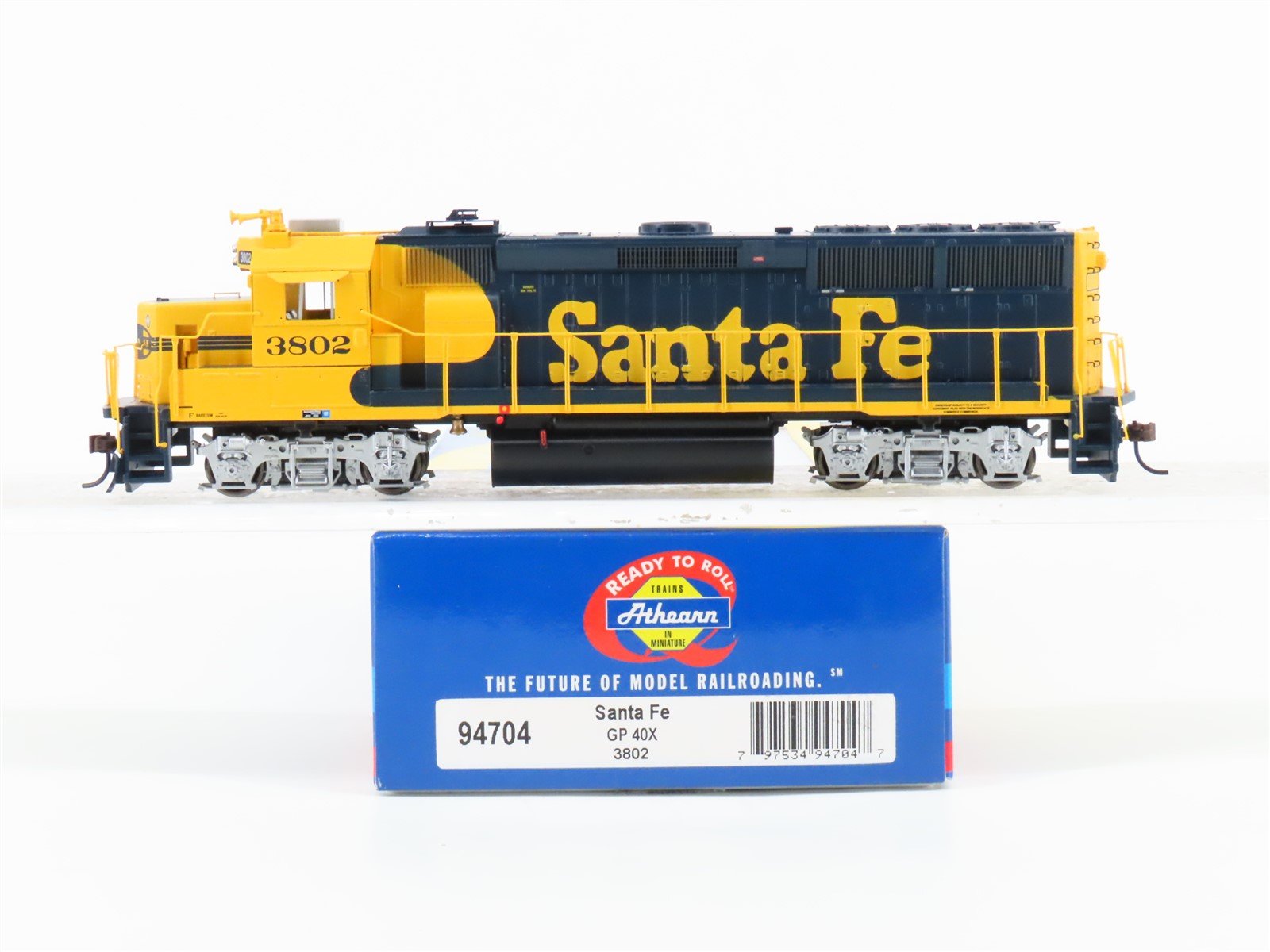 HO Scale Athearn RTR 94704 ATSF Santa Fe GP40X Diesel Locomotive #3802