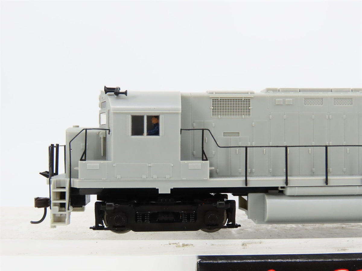 HO Scale Atlas Classic 9330 Undecorated C424 Phase II Diesel Locomotive