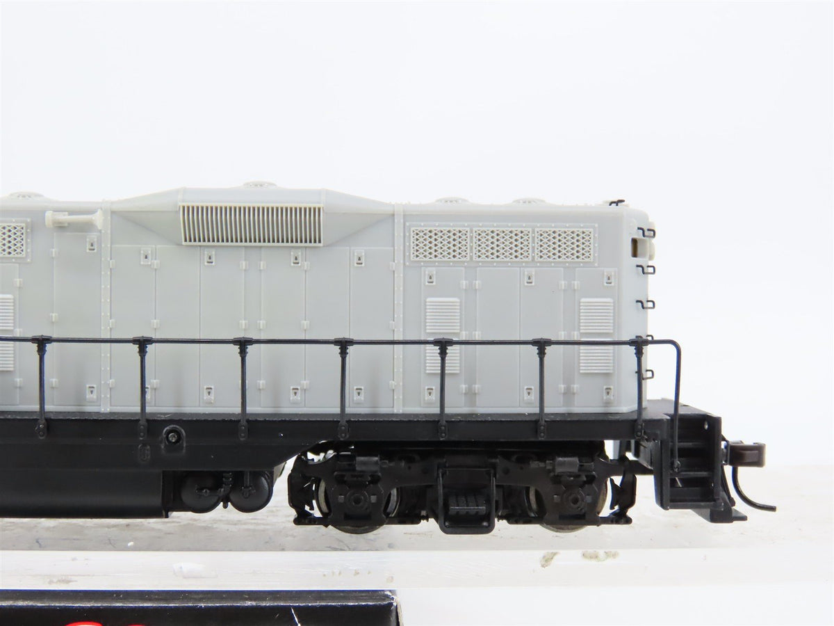 HO Scale Atlas Classic 8401 Undecorated GP7 w/DB Diesel Locomotive