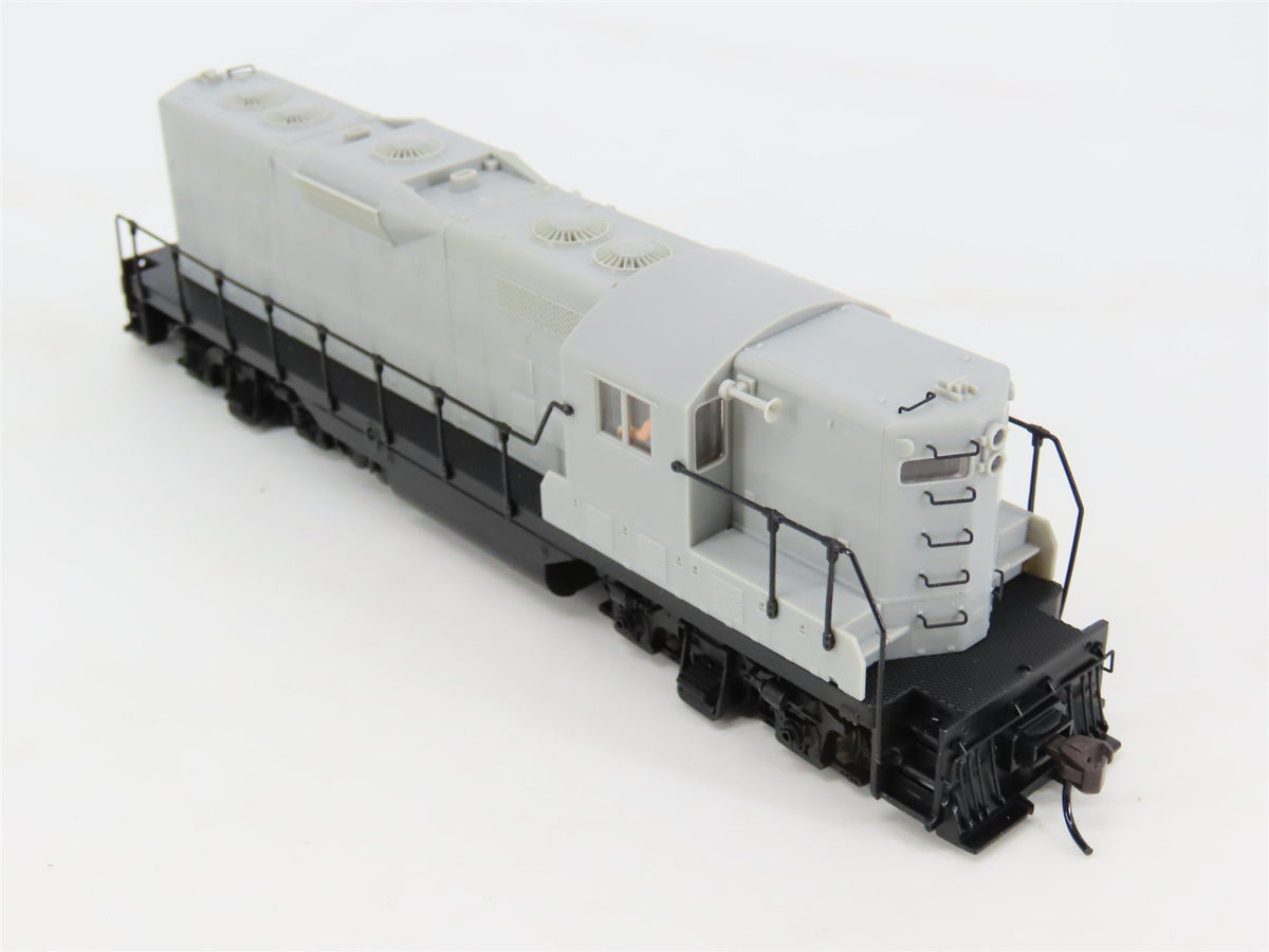 HO Scale Atlas Classic 8401 Undecorated GP7 w/DB Diesel Locomotive