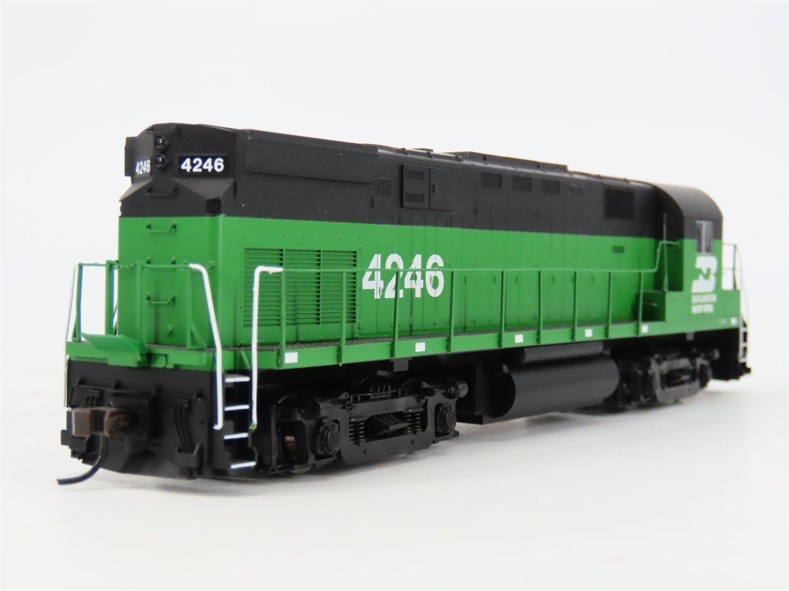 HO Scale Atlas Classic 9332 BN Burlington Northern C425 Diesel Locomotive #4246