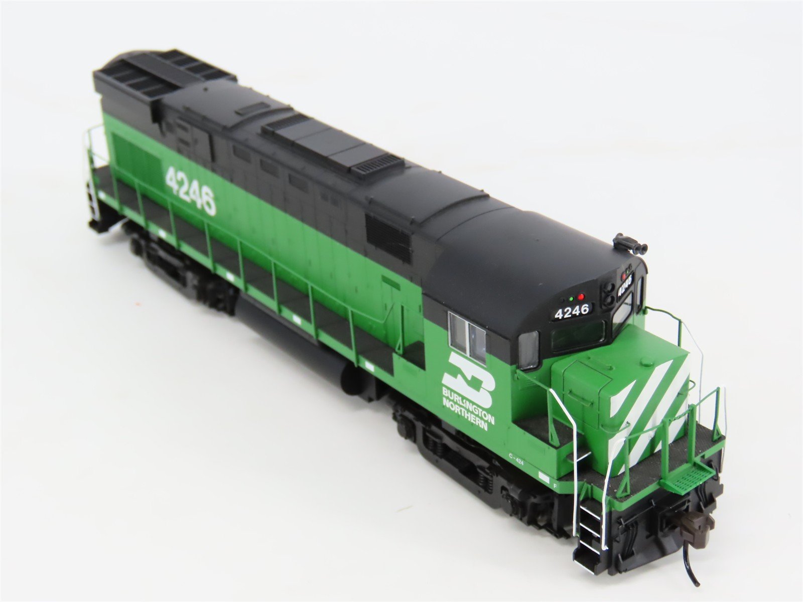 HO Scale Atlas Classic 9332 BN Burlington Northern C425 Diesel Locomotive #4246