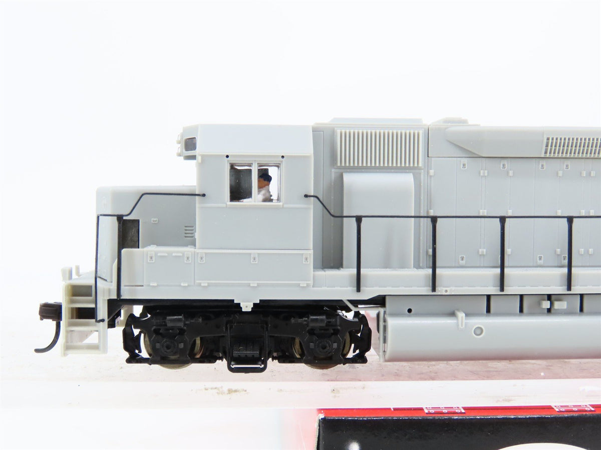 HO Scale Atlas 8900 Undecorated GP40 Diesel Locomotive