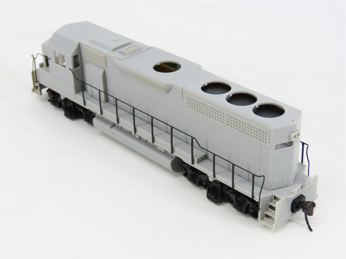 HO Scale Atlas 8900 Undecorated GP40 Diesel Locomotive