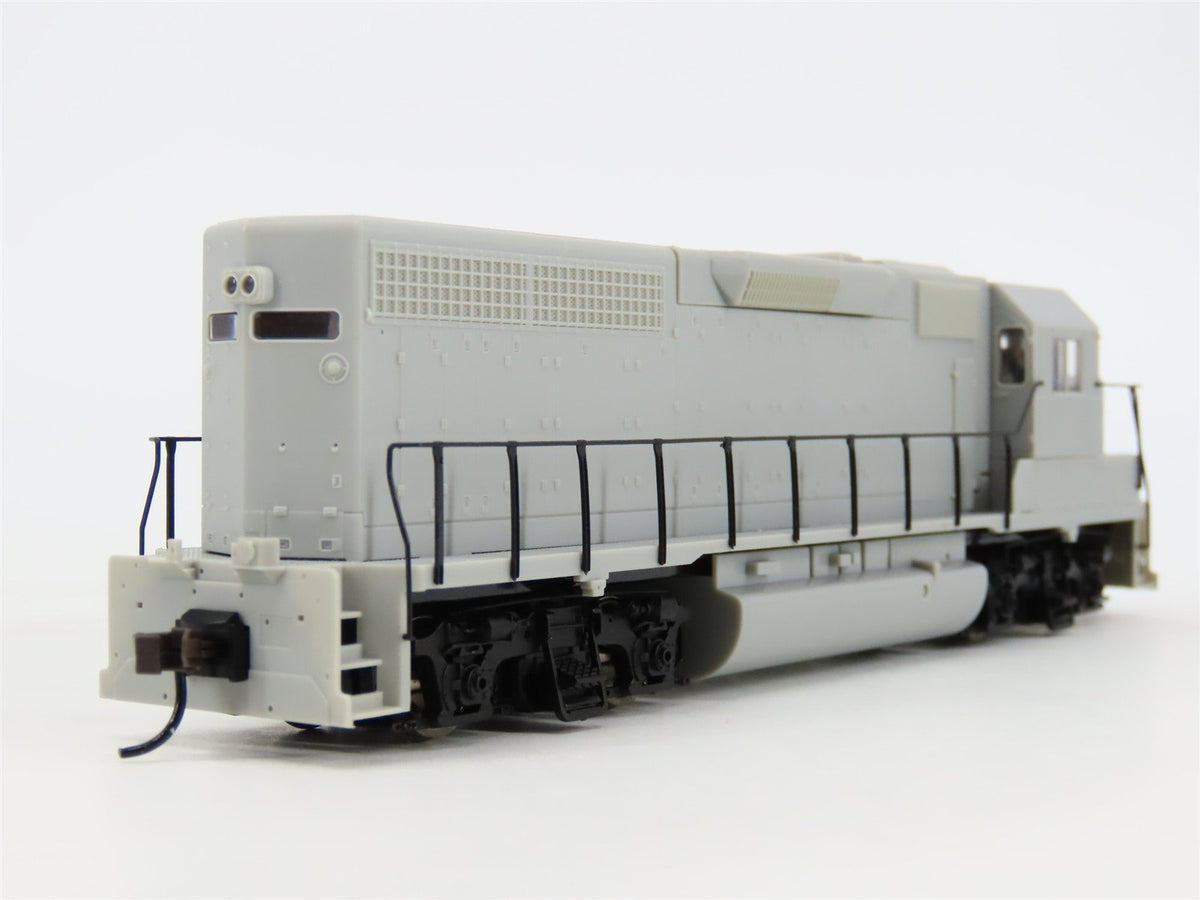 HO Scale Atlas 8900 Undecorated GP40 Diesel Locomotive