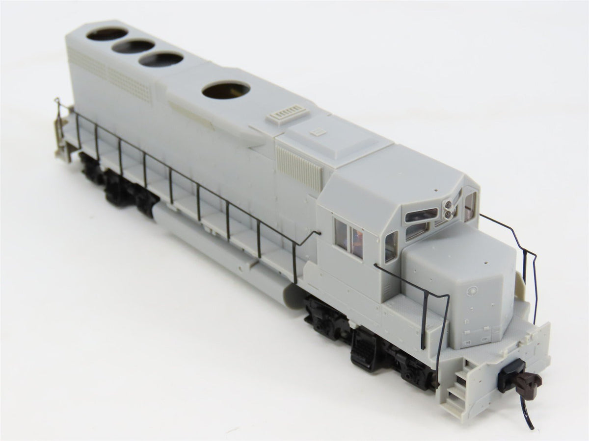 HO Scale Atlas 8900 Undecorated GP40 Diesel Locomotive