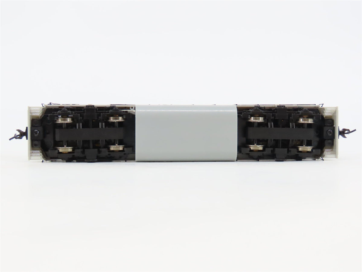 HO Scale Atlas 8900 Undecorated GP40 Diesel Locomotive