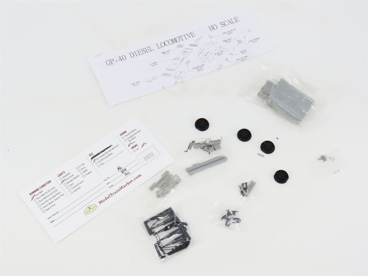 HO Scale Atlas 8900 Undecorated GP40 Diesel Locomotive