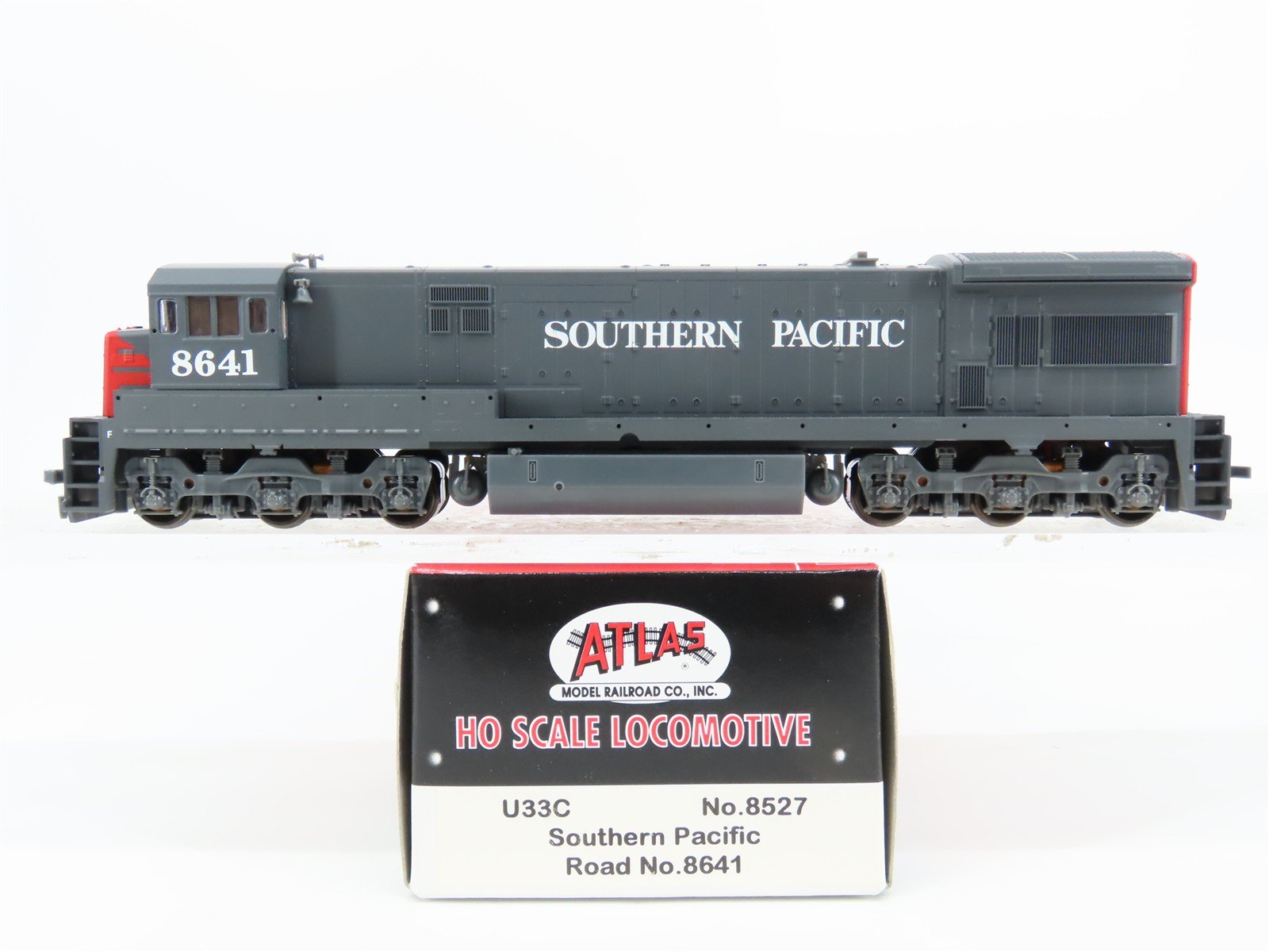 HO Scale Atlas 8527 SP Southern Pacific U33C Diesel Locomotive #8641