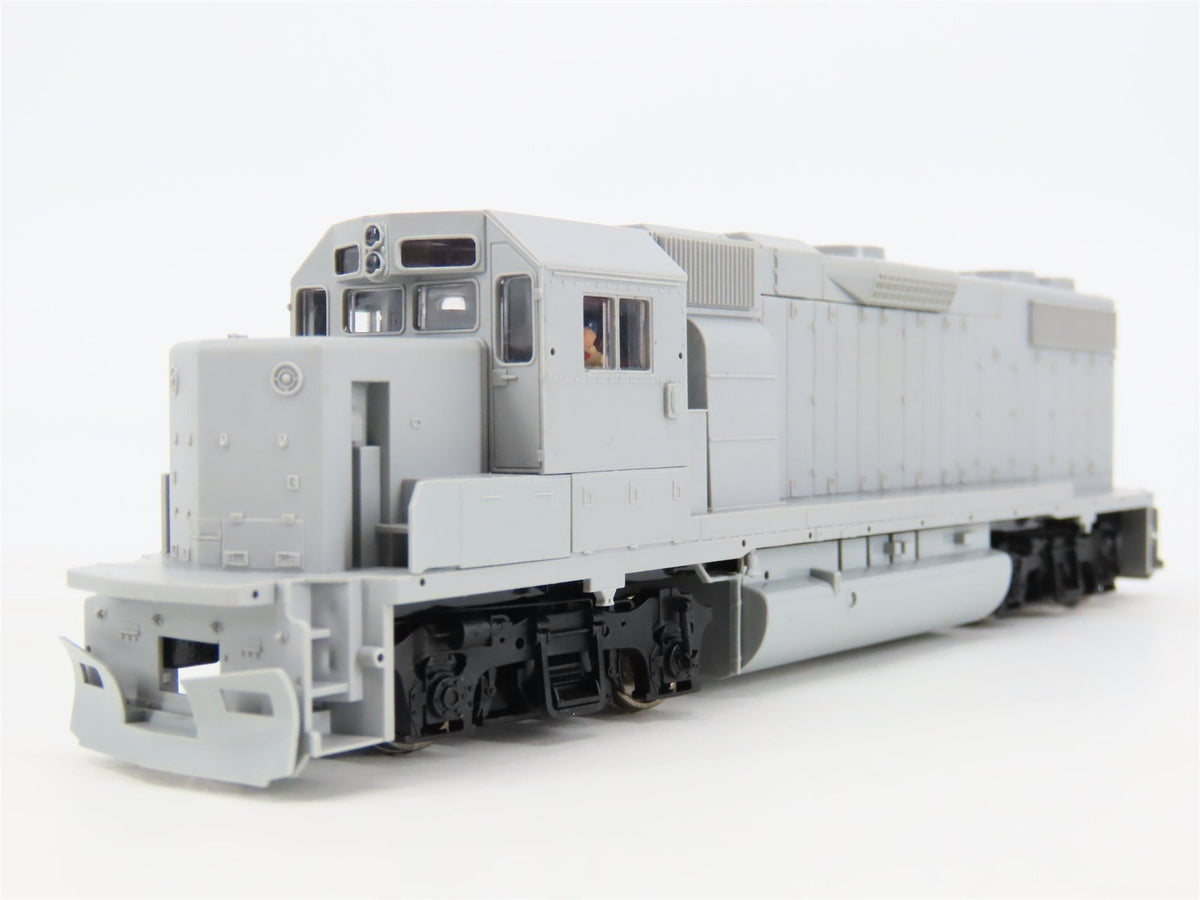 HO Scale Atlas Trainman 900 Undecorated GP38-2 Diesel Locomotive