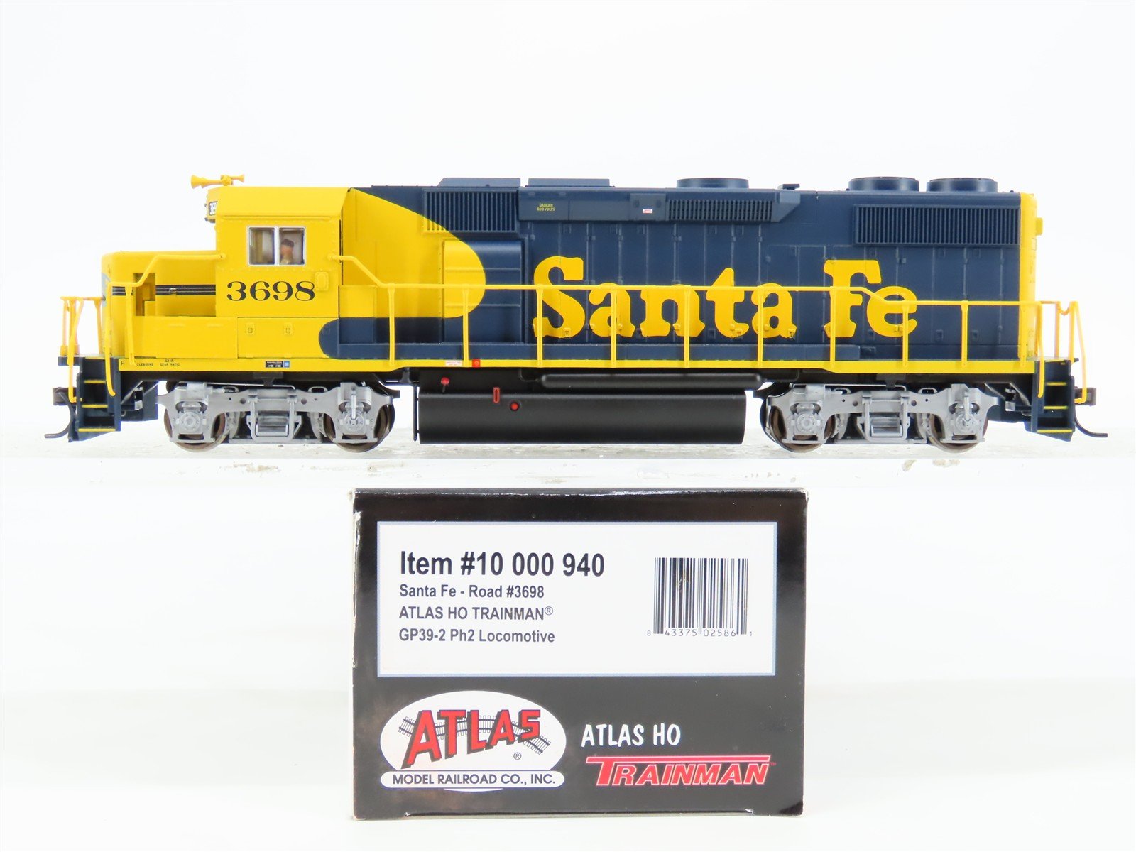 HO Scale Atlas Trainman 10000940 ATSF Santa Fe GP39-2 Ph2 Diesel Loco #3698