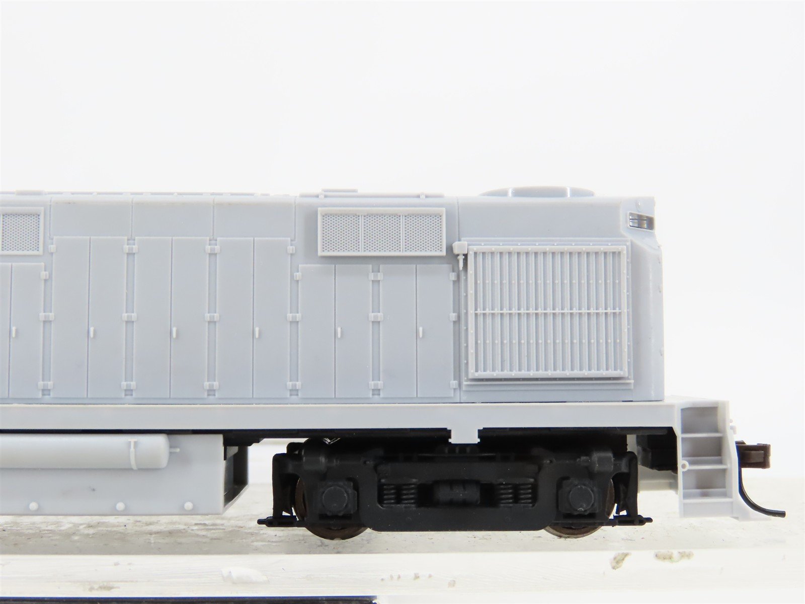 HO Scale Atlas Trainman 10001505 Undecorated RS32 Diesel Locomotive