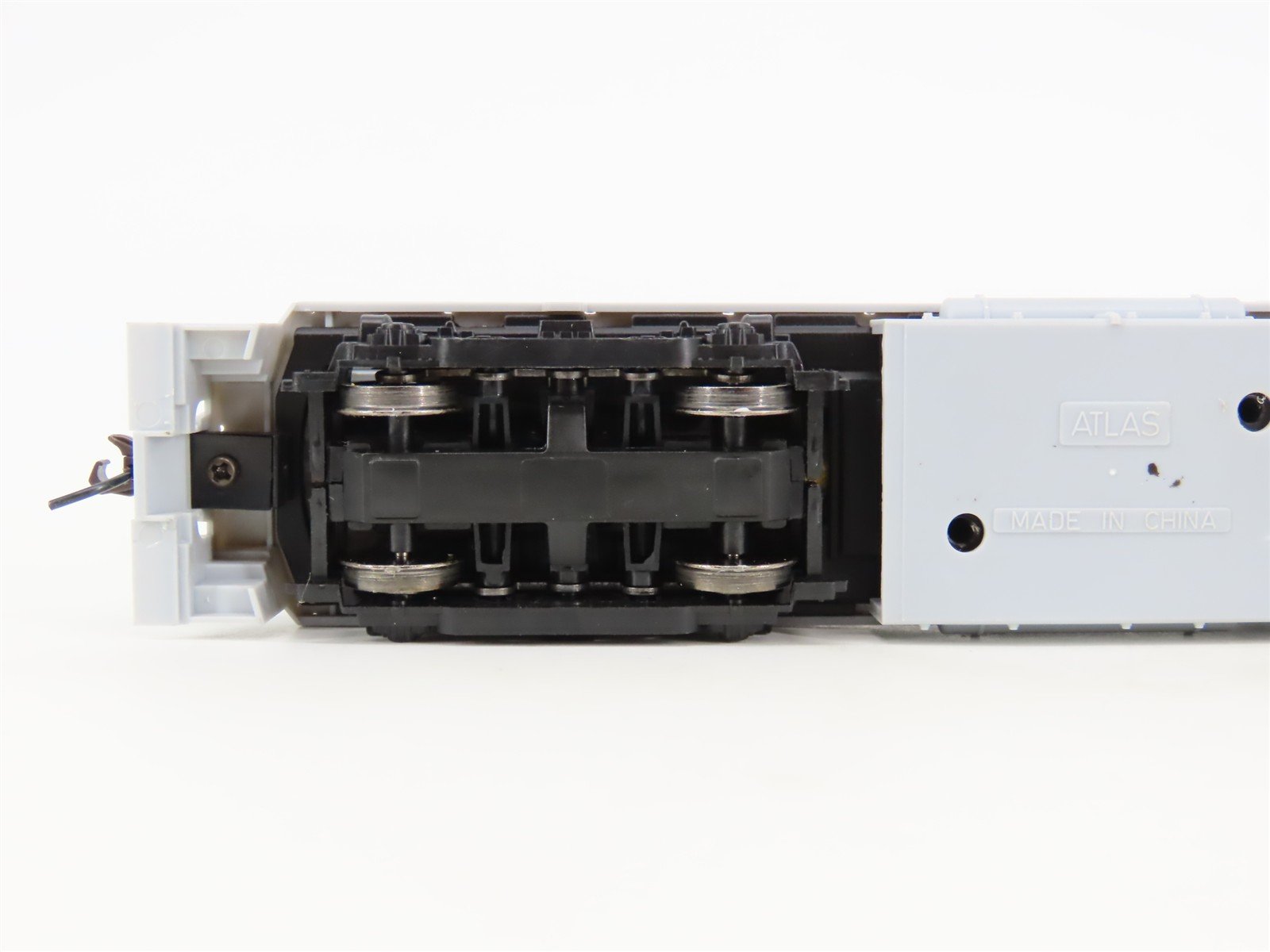 HO Scale Atlas Trainman 10001505 Undecorated RS32 Diesel Locomotive