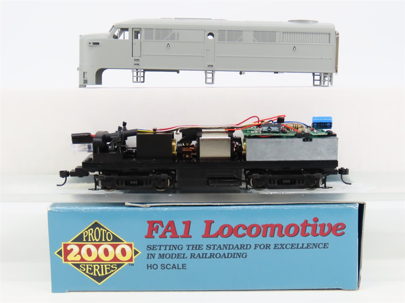 HO Scale Proto 2000 Undecorated FA1 Diesel Locomotive BAD GEARS