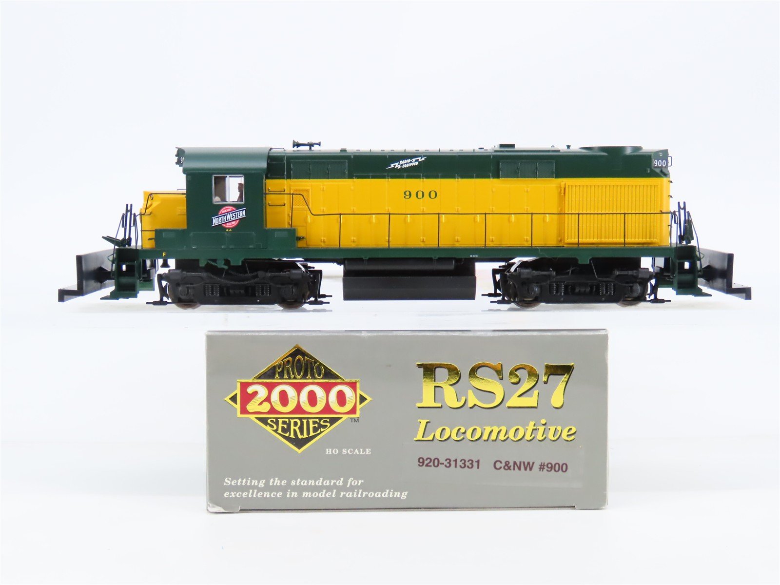 HO Scale Proto 2000 920-31331 CNW Chicago Northwestern RS27 Diesel #900