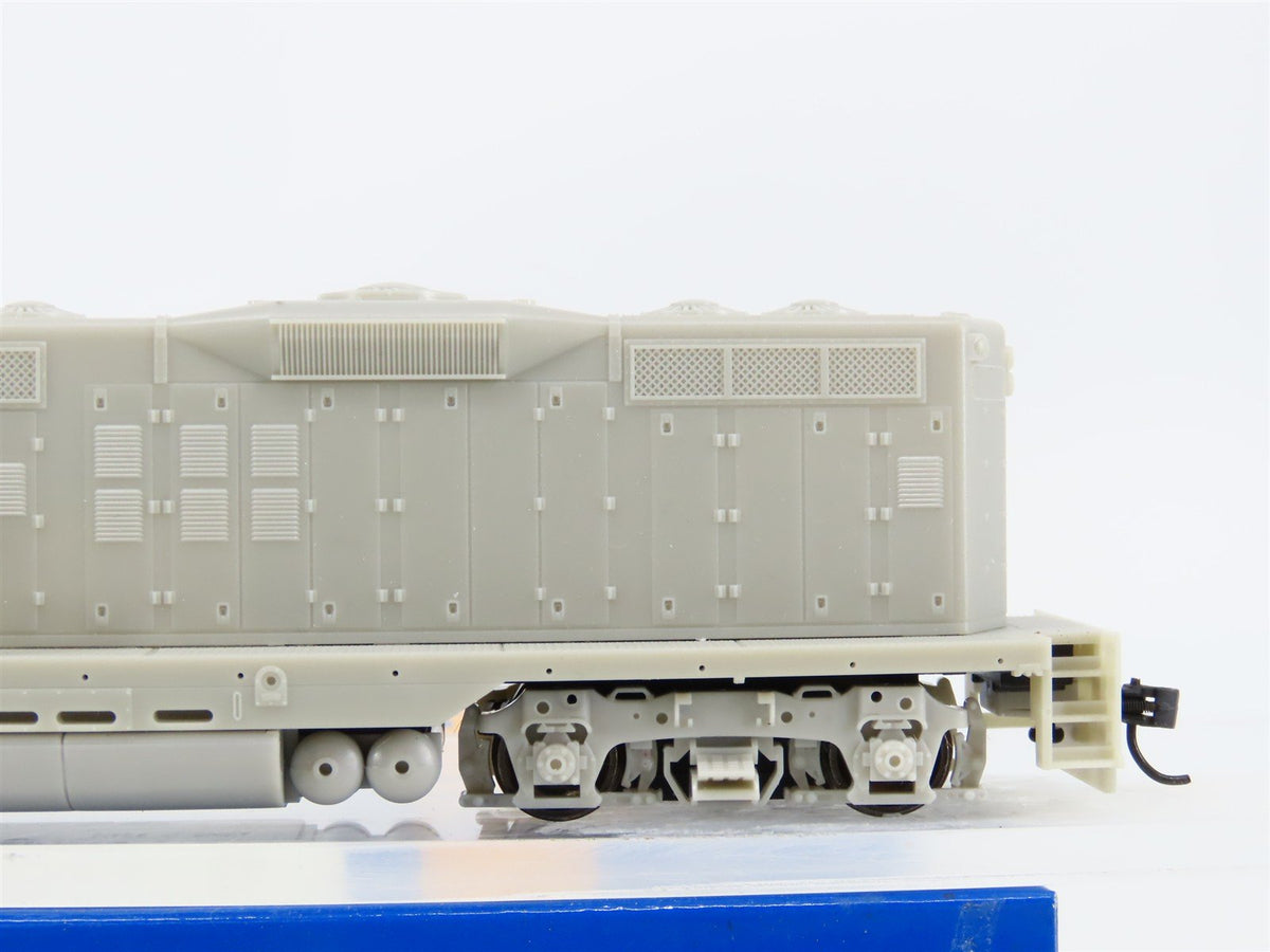 HO Scale Walthers Mainline 910-10400 Undecorated GP9 Ph II Diesel Locomotive