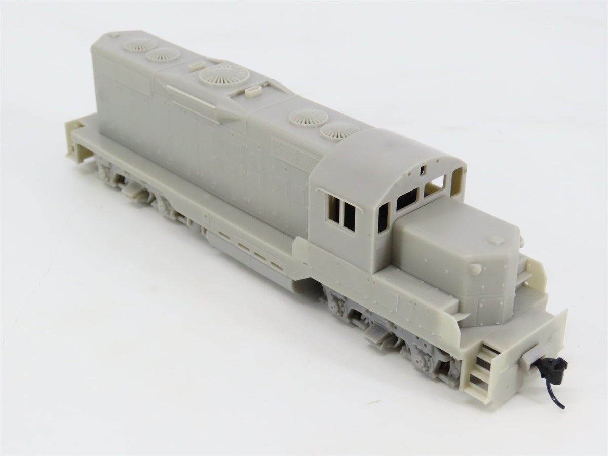 HO Scale Walthers Mainline 910-10400 Undecorated GP9 Ph II Diesel Locomotive