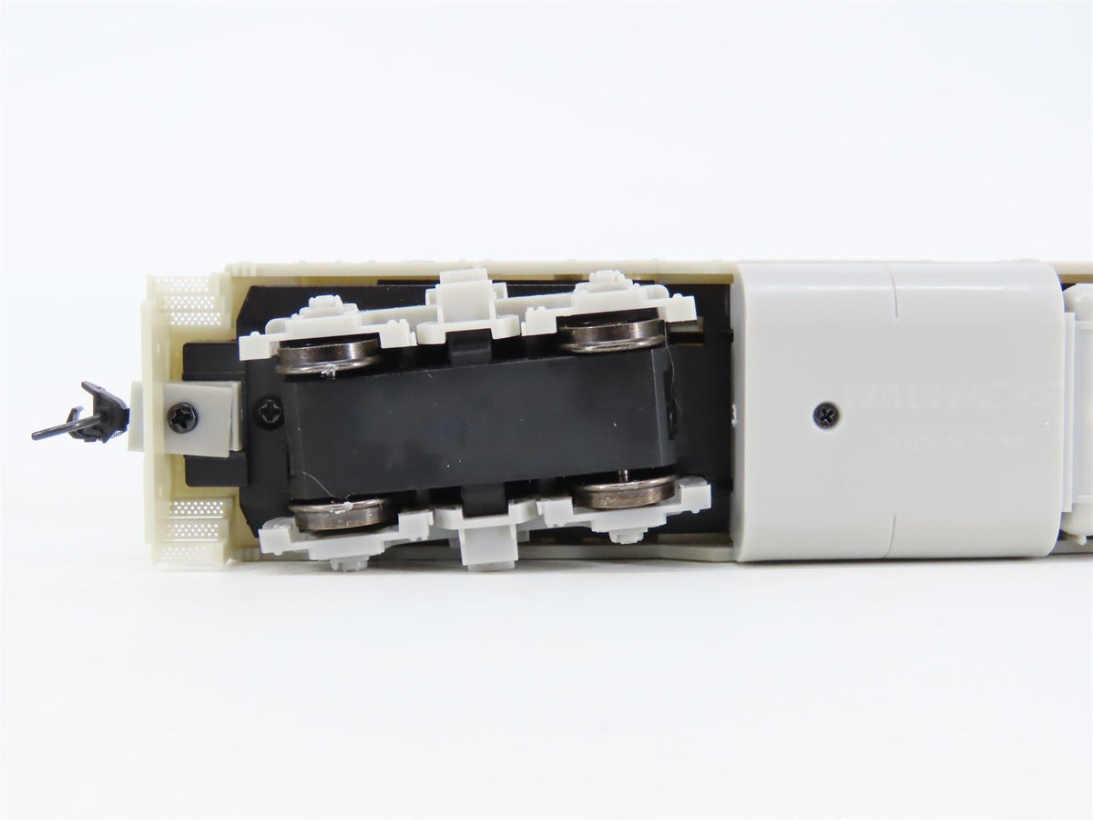 HO Scale Walthers Mainline 910-10400 Undecorated GP9 Ph II Diesel Locomotive