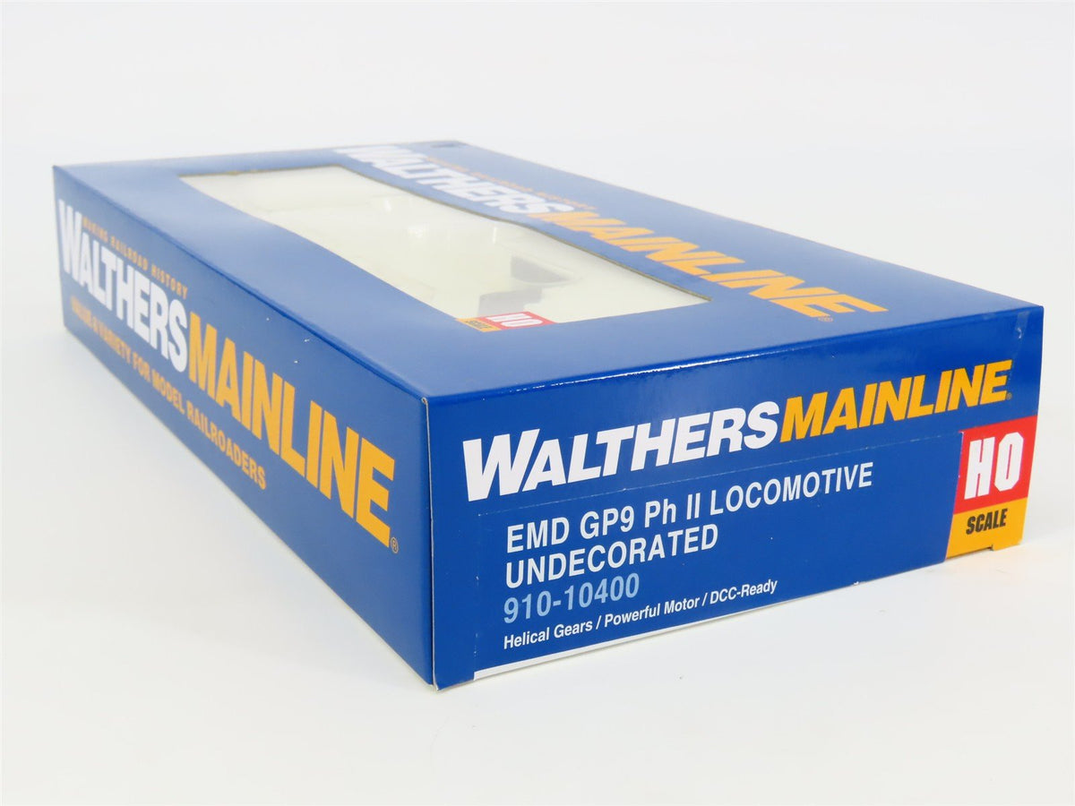 HO Scale Walthers Mainline 910-10400 Undecorated GP9 Ph II Diesel Locomotive