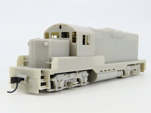 HO Scale Walthers Mainline 910-10400 Undecorated GP9 Ph II Diesel Locomotive