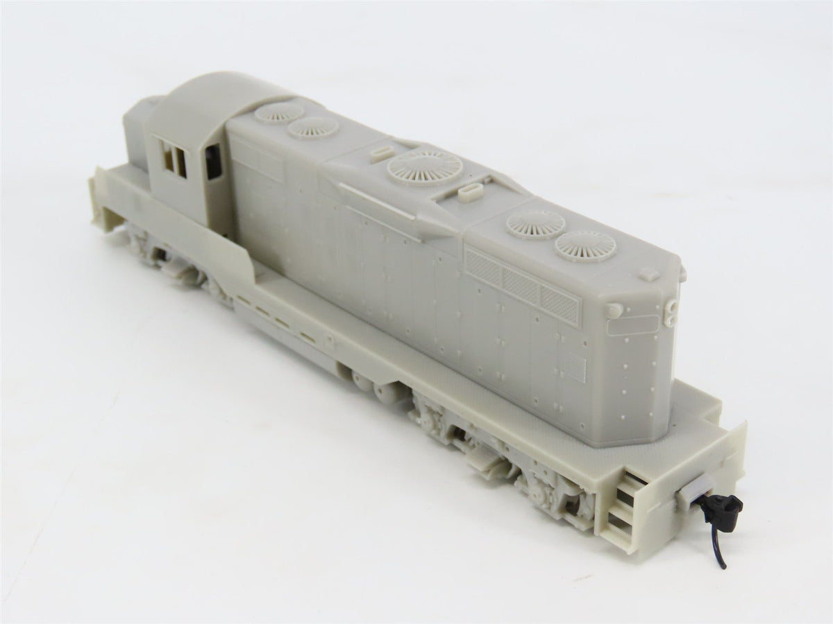 HO Scale Walthers Mainline 910-10400 Undecorated GP9 Ph II Diesel Locomotive