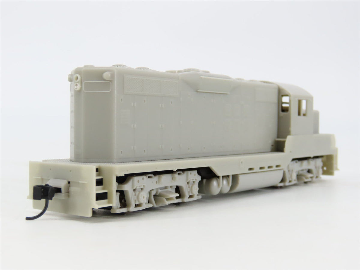 HO Scale Walthers Mainline 910-10400 Undecorated GP9 Ph II Diesel Locomotive