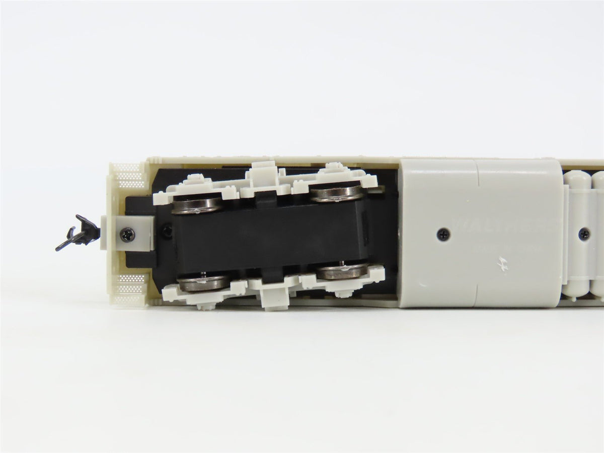 HO Scale Walthers Mainline 910-10400 Undecorated GP9 Ph II Diesel Locomotive