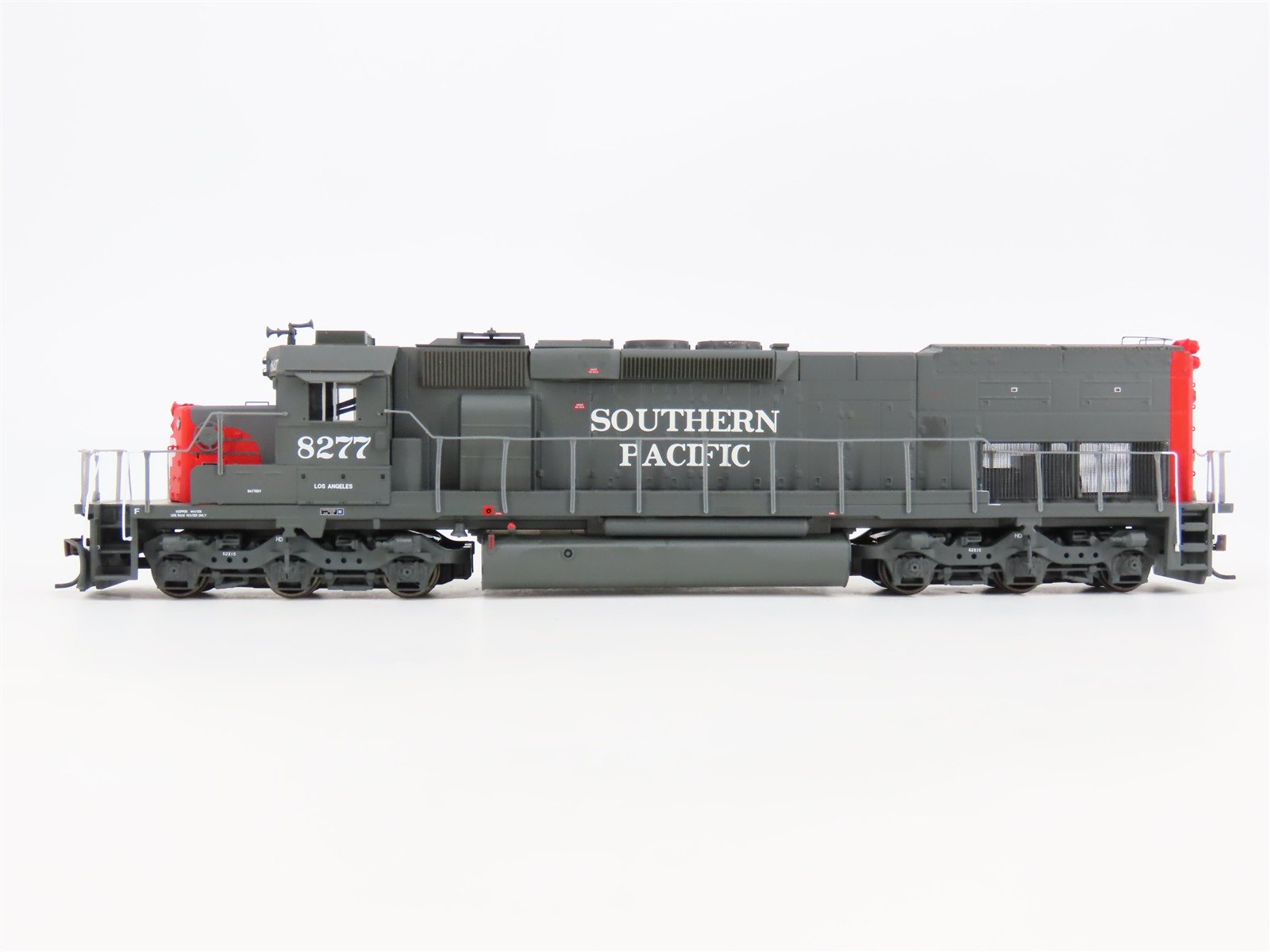HO Scale Athearn SP Southern Pacific SD40T-2 Bloody Nose Diesel Loco #8277