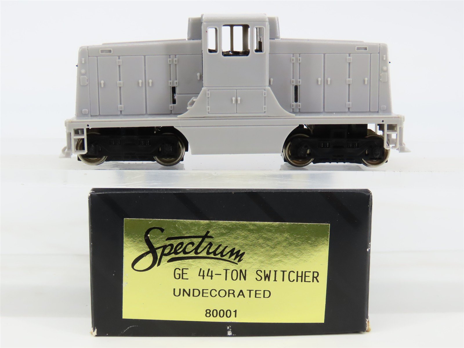 HO Scale Bachmann Spectrum 80001 Undecorated GE 44-Tonner Diesel Locomotive